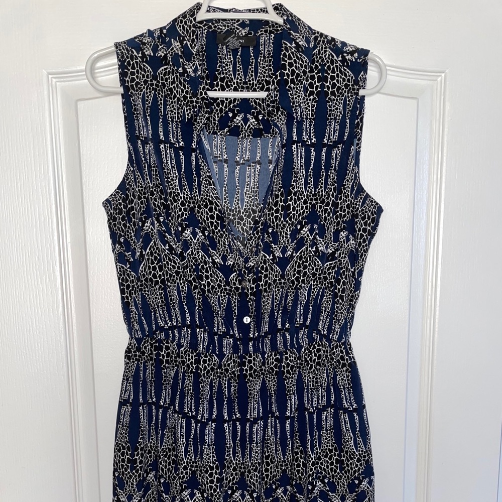 Sleeveless short dress